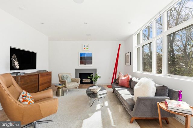 6016 CHESTERBROOK RD, Mclean, VA 22101