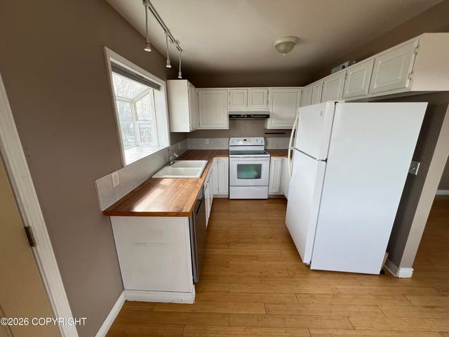 743 N Gulkana Court, Palmer, AK 99645