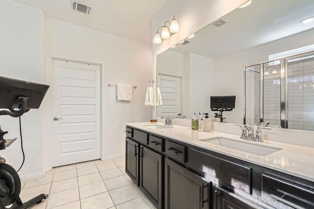 134 Thistle TRL, Marble Falls, TX 78654
