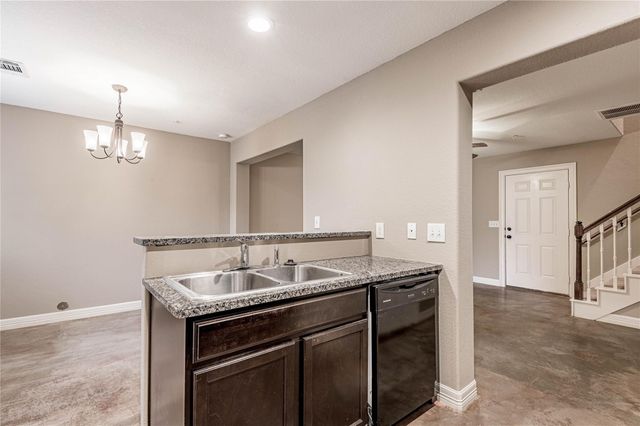 2002 20th Street 402, Huntsville, TX 77340
