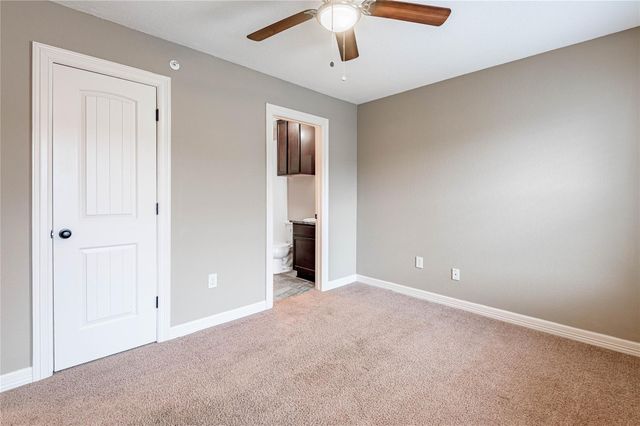 2002 20th Street 402, Huntsville, TX 77340