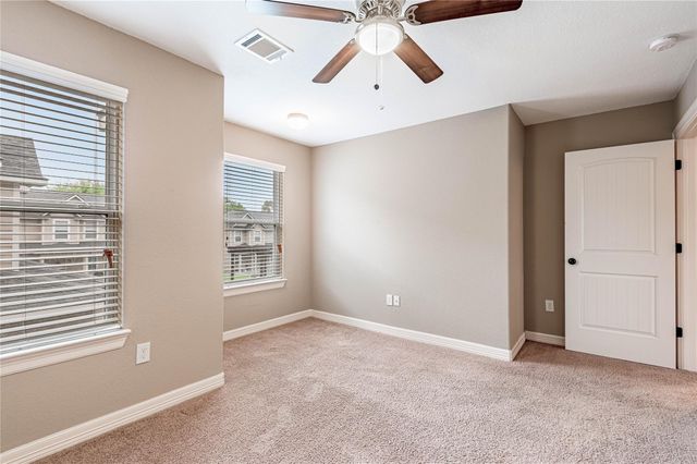 2002 20th Street 402, Huntsville, TX 77340