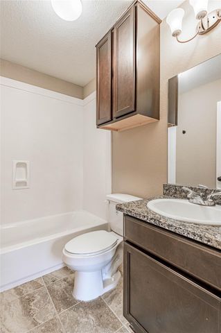 2002 20th Street 402, Huntsville, TX 77340