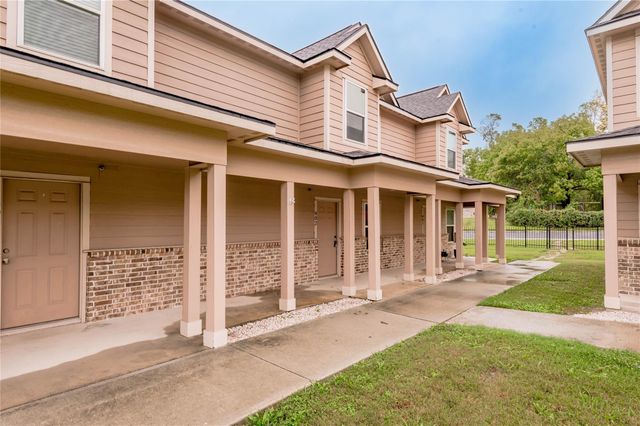 2002 20th Street 402, Huntsville, TX 77340