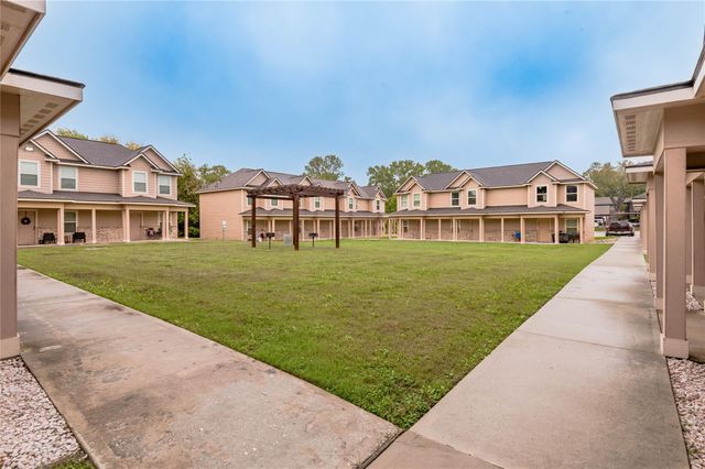 2002 20th Street 402, Huntsville, TX 77340