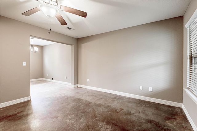 2002 20th Street 402, Huntsville, TX 77340