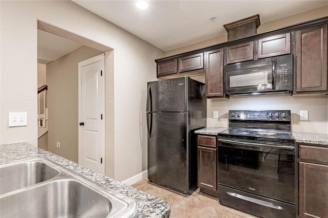 2002 20th Street 402, Huntsville, TX 77340