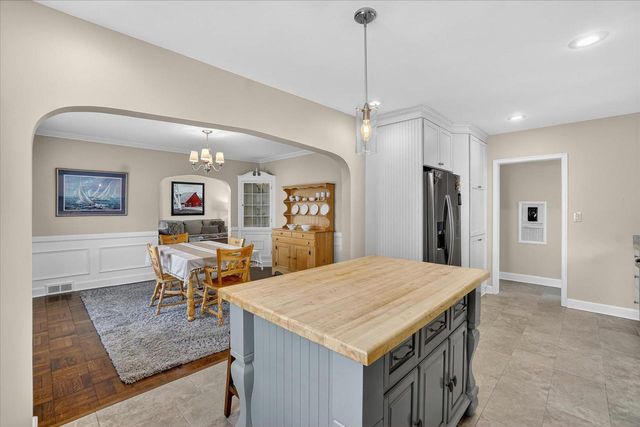 14 E Rockwell STREET, Elkhorn, WI 53121