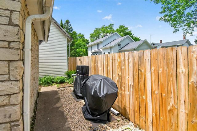 14 E Rockwell STREET, Elkhorn, WI 53121