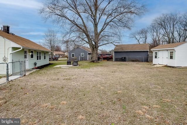 32 S ROSE LN, West Berlin, NJ 08091