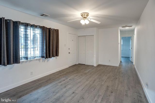 32 S ROSE LN, West Berlin, NJ 08091