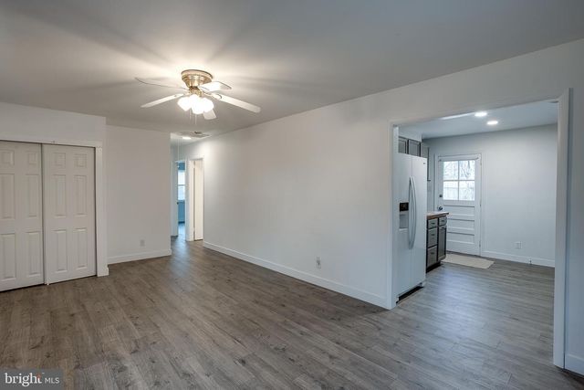 32 S ROSE LN, West Berlin, NJ 08091