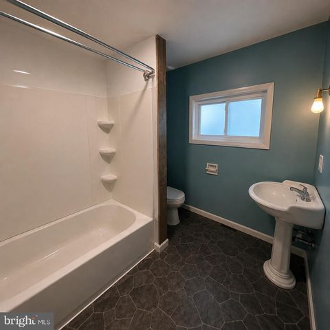 2070 SANDALWOOD CT, York, PA 17404