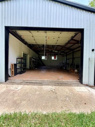 13518 E Brazos Bend Drive, Needville, TX 77461