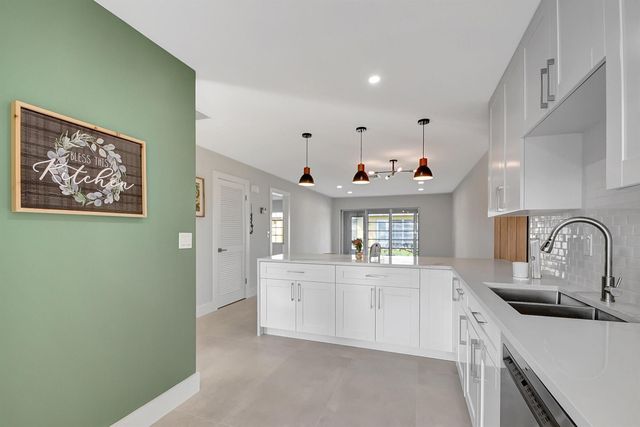 13602 Via Flora Apt C, Delray Beach, FL 33484