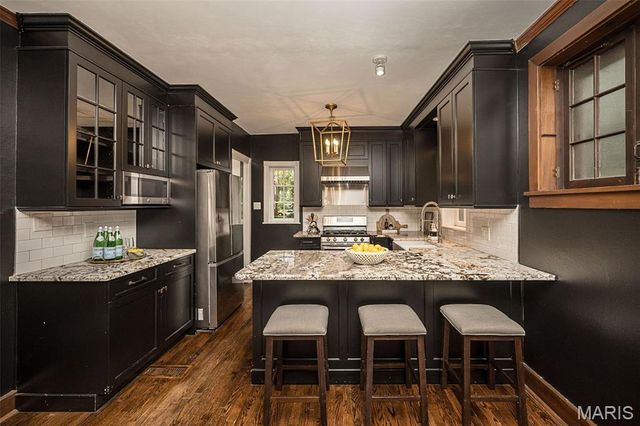 789 Yale Avenue, University City, MO 63130