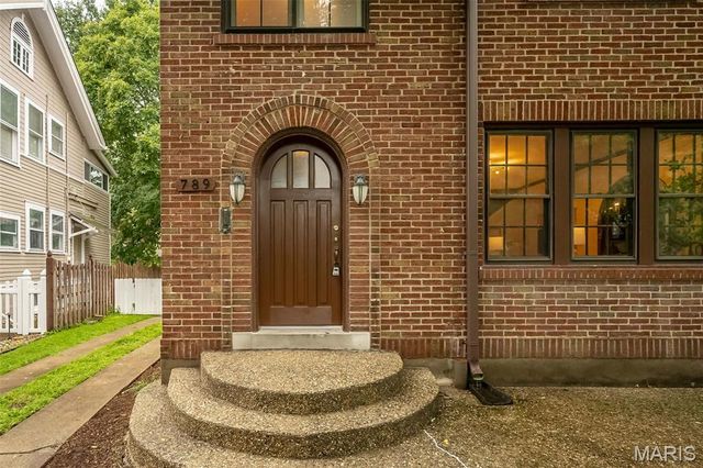 789 Yale Avenue, University City, MO 63130
