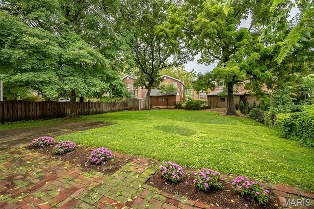 789 Yale Avenue, University City, MO 63130