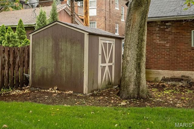 789 Yale Avenue, University City, MO 63130