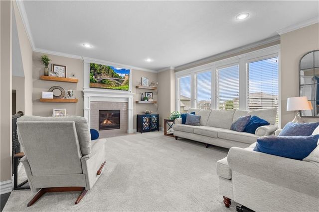 405 SE Mill Creek Circle, Lee's Summit, MO 64063
