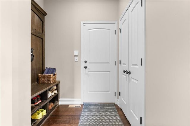 405 SE Mill Creek Circle, Lee's Summit, MO 64063