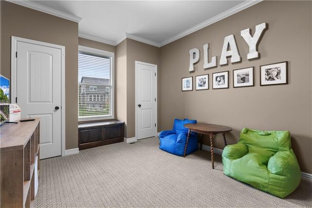 405 SE Mill Creek Circle, Lee's Summit, MO 64063