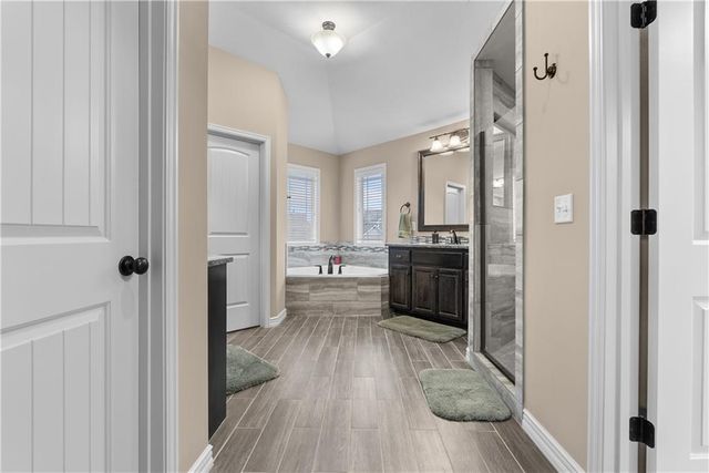 405 SE Mill Creek Circle, Lee's Summit, MO 64063