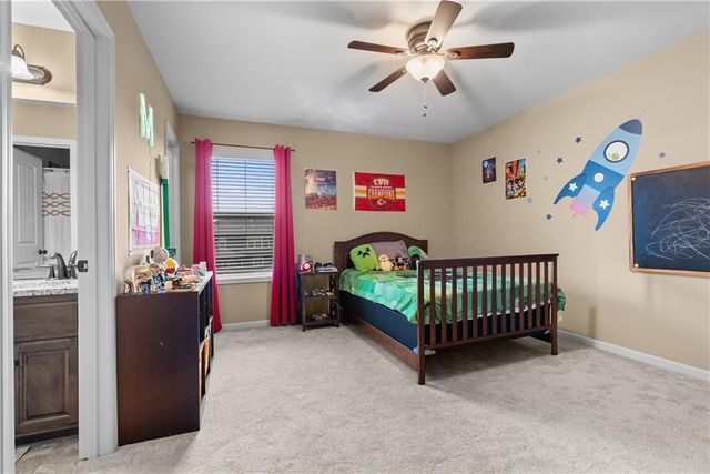 405 SE Mill Creek Circle, Lee's Summit, MO 64063