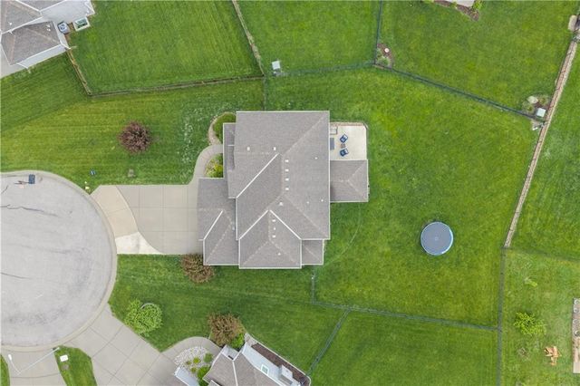 405 SE Mill Creek Circle, Lee's Summit, MO 64063
