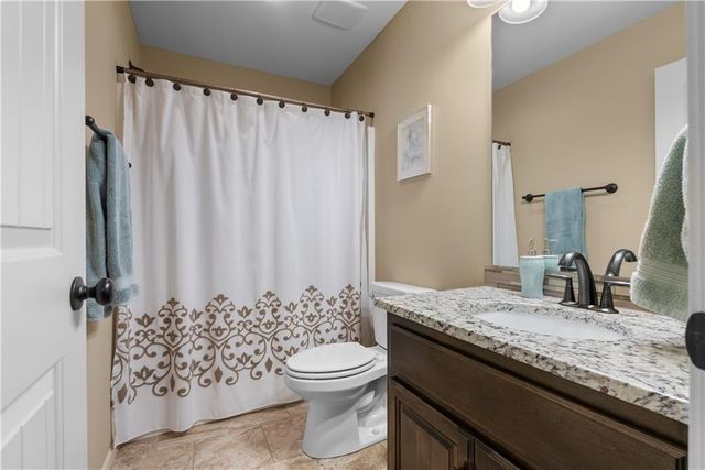 405 SE Mill Creek Circle, Lee's Summit, MO 64063
