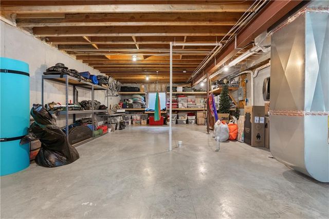 405 SE Mill Creek Circle, Lee's Summit, MO 64063