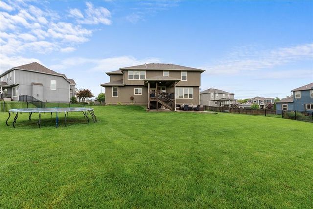 405 SE Mill Creek Circle, Lee's Summit, MO 64063