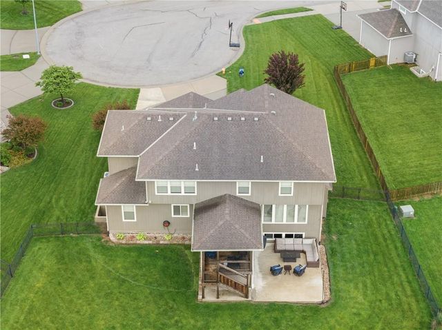 405 SE Mill Creek Circle, Lee's Summit, MO 64063