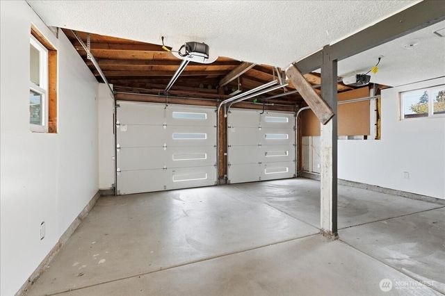 1724 N Narrows Drive, Tacoma, WA 98406