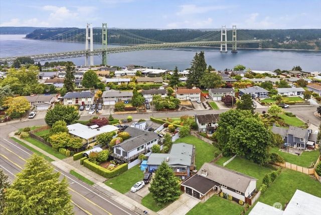 1724 N Narrows Drive, Tacoma, WA 98406