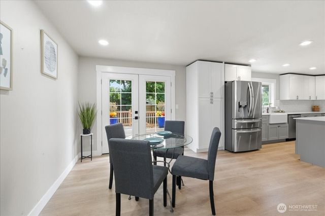 1724 N Narrows Drive, Tacoma, WA 98406