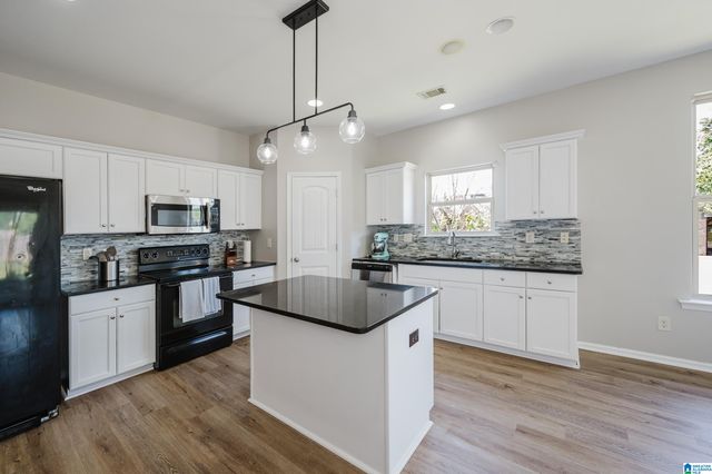 1001 MEDINAH DRIVE, Calera, AL 35040