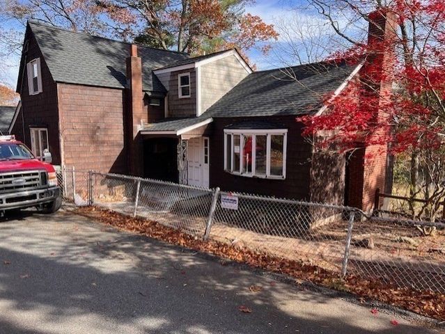 10 Oak Rd, Middleton, MA 01949