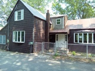 10 Oak Rd, Middleton, MA 01949