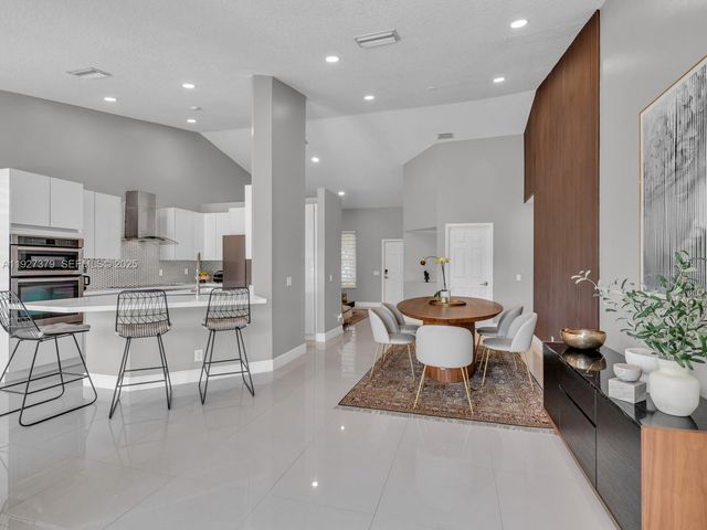 933 Falling Water Rd, Weston, FL 33326