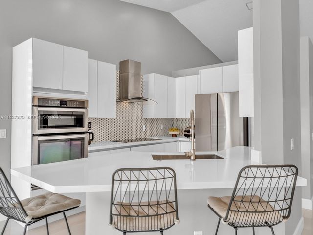 933 Falling Water Rd, Weston, FL 33326