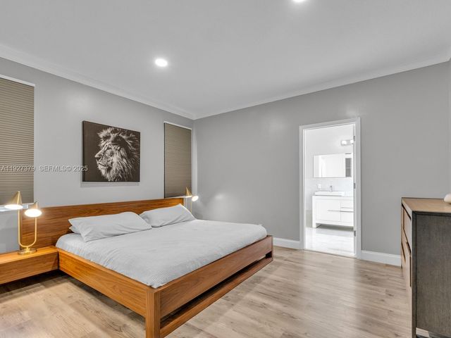 933 Falling Water Rd, Weston, FL 33326