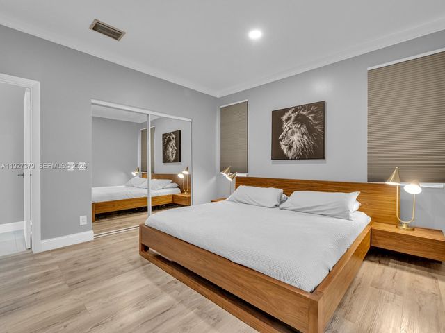 933 Falling Water Rd, Weston, FL 33326