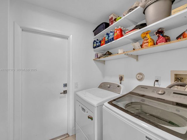 933 Falling Water Rd, Weston, FL 33326