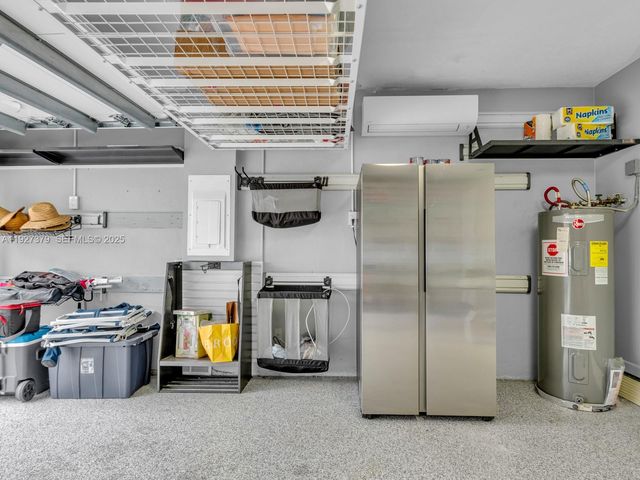 933 Falling Water Rd, Weston, FL 33326