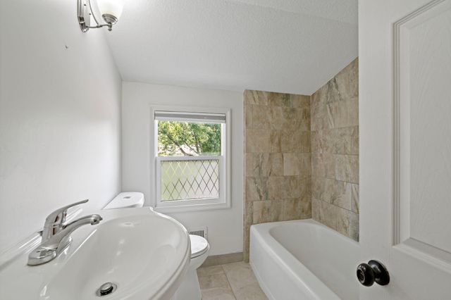 853 Minnesota Street S, Shakopee, MN 55379
