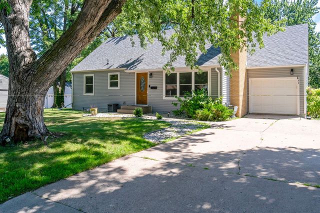 853 Minnesota Street S, Shakopee, MN 55379