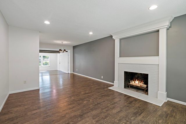 853 Minnesota Street S, Shakopee, MN 55379