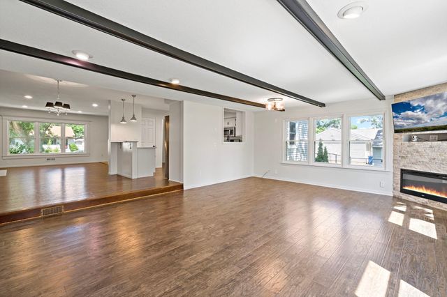 853 Minnesota Street S, Shakopee, MN 55379