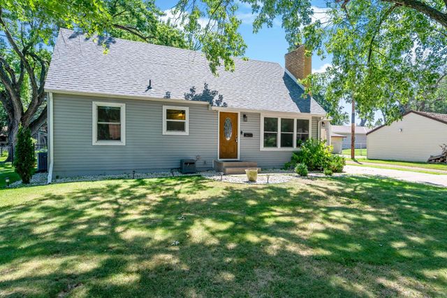 853 Minnesota Street S, Shakopee, MN 55379